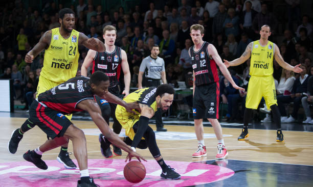 与场边的教 与场边的教