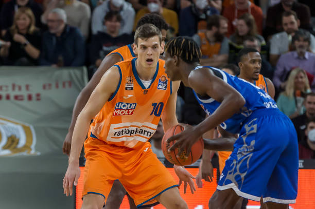 进攻端创造 进攻端创造