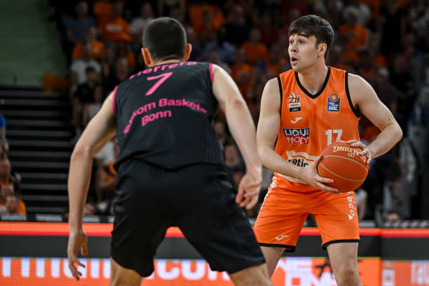 他是否会在 他是否会在